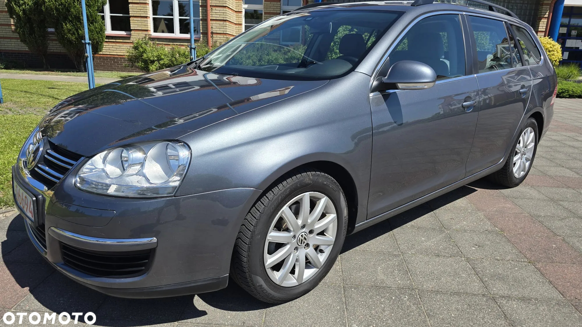 Volkswagen Golf - 2