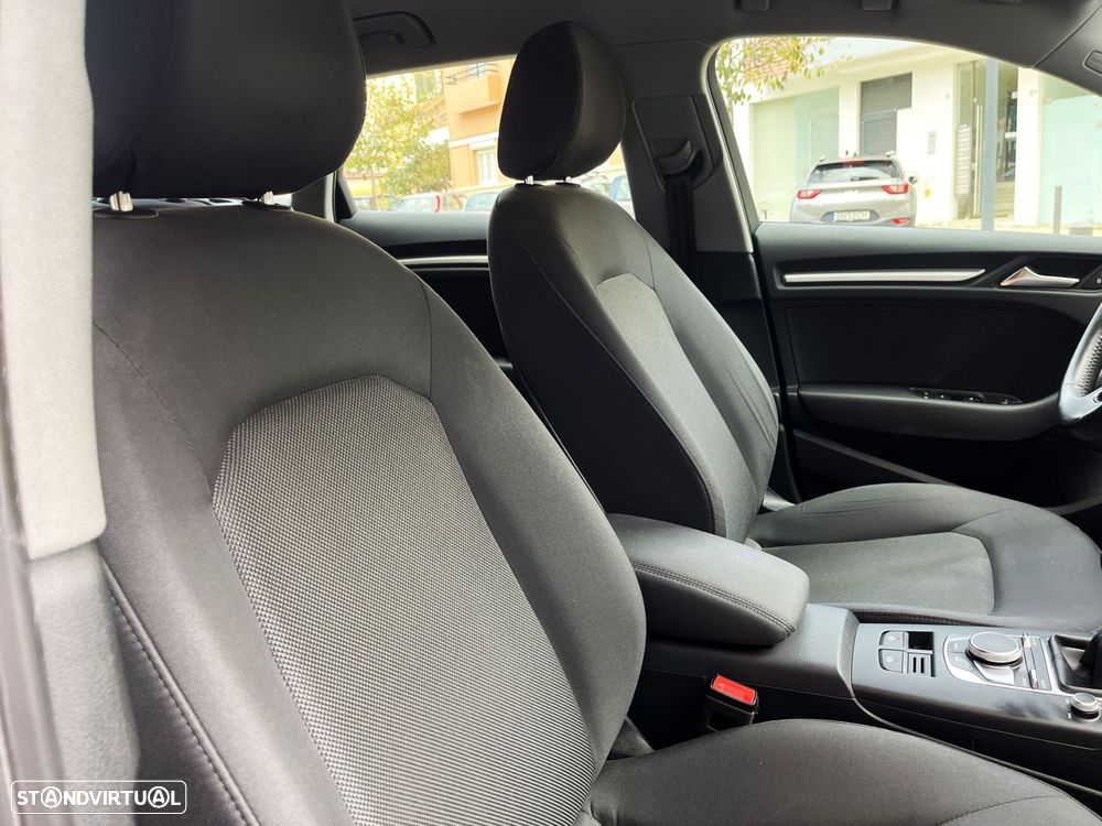 Audi A3 Sportback 1.6 TDI Design - 15