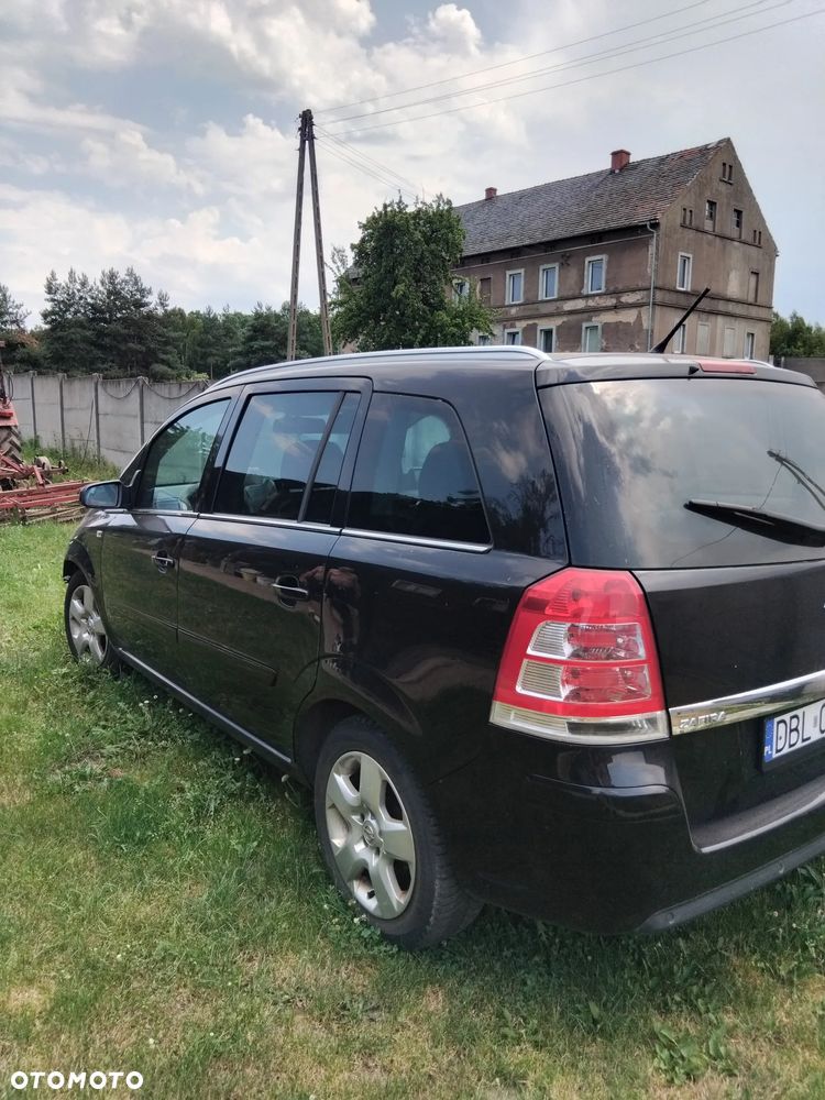 Opel Zafira 1.8 Design Edition - 1