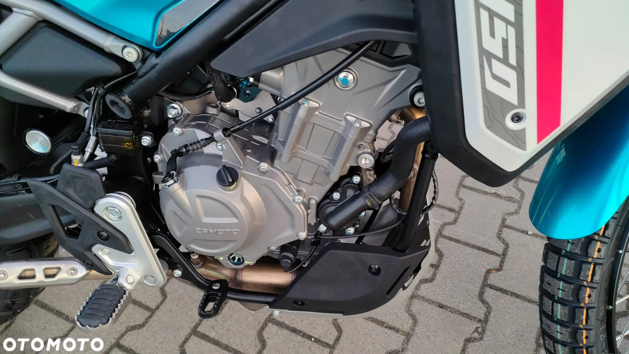 CFMoto MT - 32