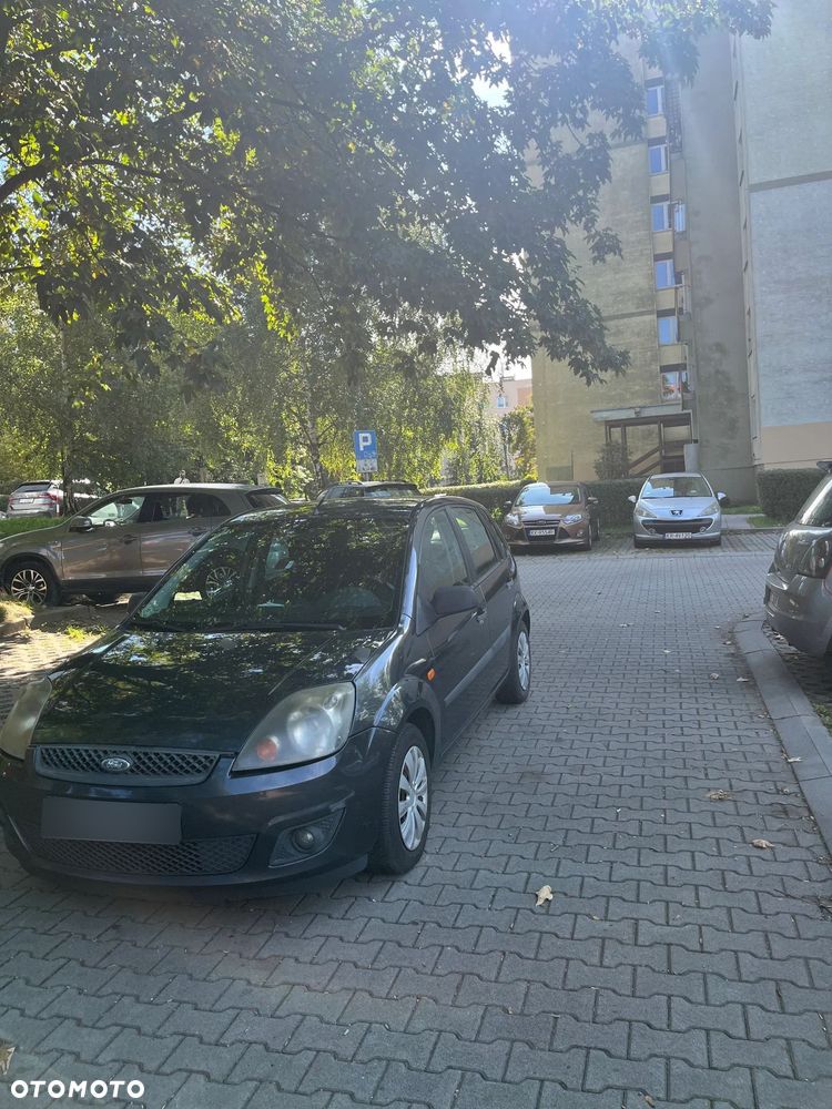 Ford Fiesta 2007 photo 2