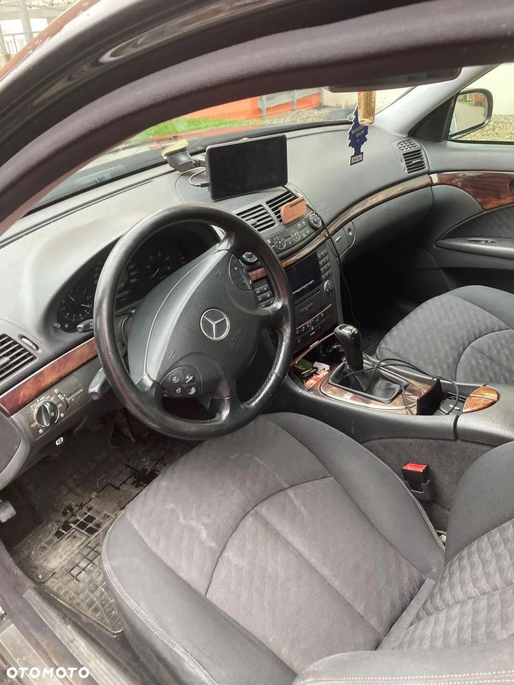 Mercedes-Benz Klasa E 220 CDI T Classic - 7