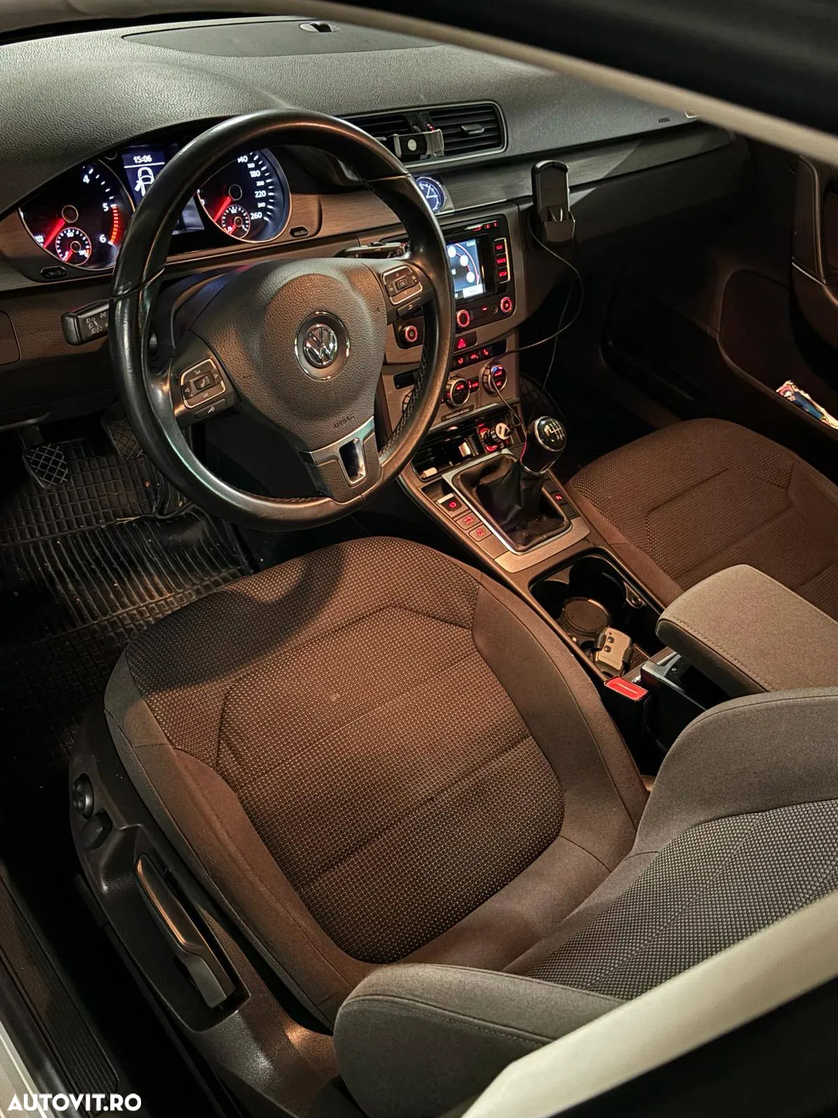 Volkswagen Passat - 8