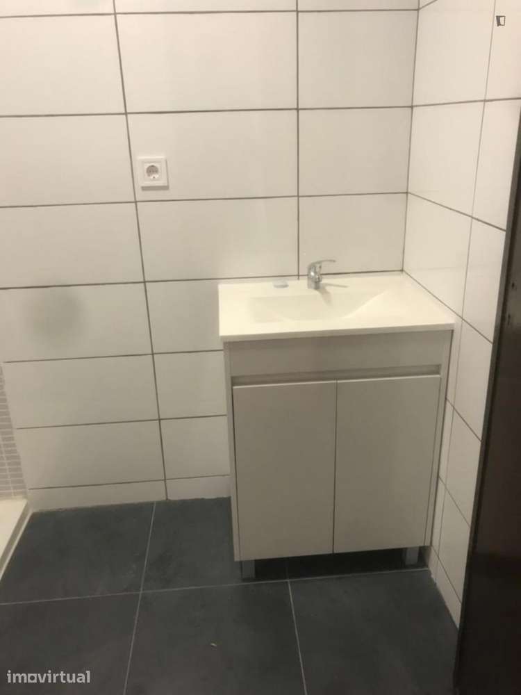 Quarto - localizado em Cedofeita Porto - Grande imagem: 3/12
