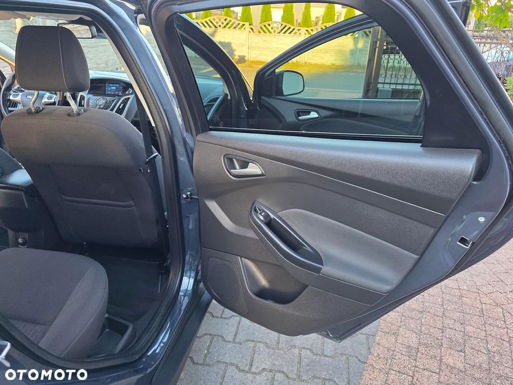 Ford Focus 1.0 EcoBoost Ambiente - 12
