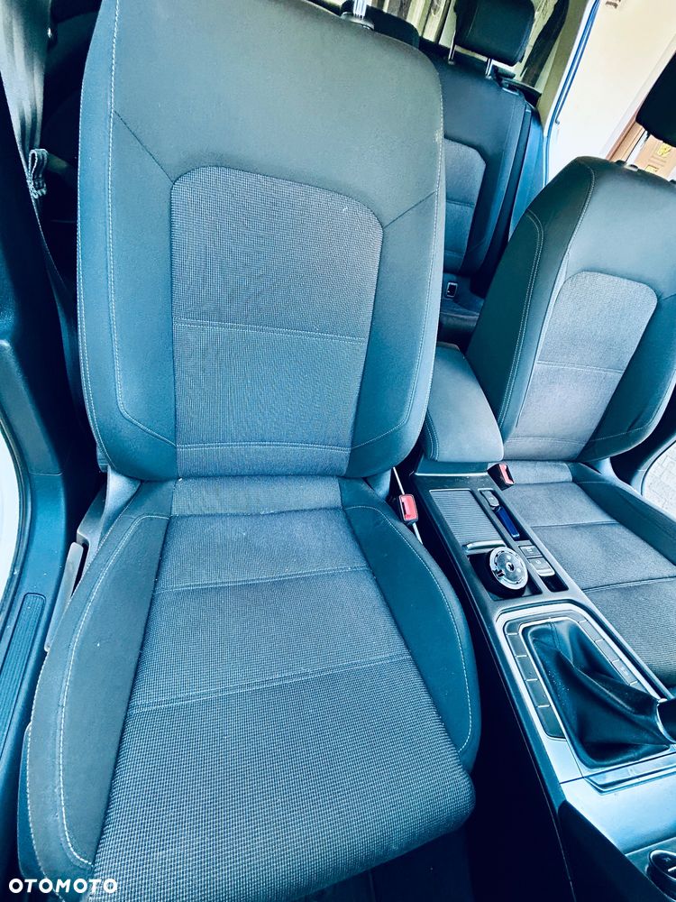 Volkswagen Passat - 16