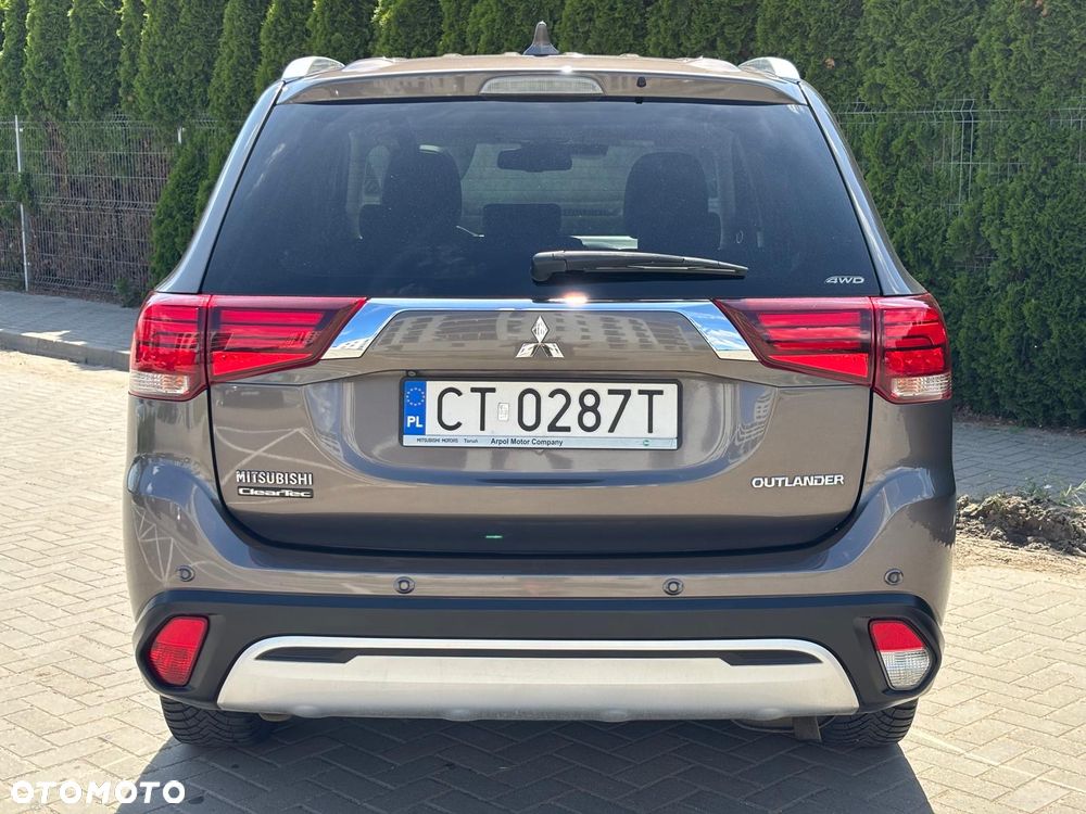 Mitsubishi Outlander 2.0 Intense + Navi 4WD CVT - 11