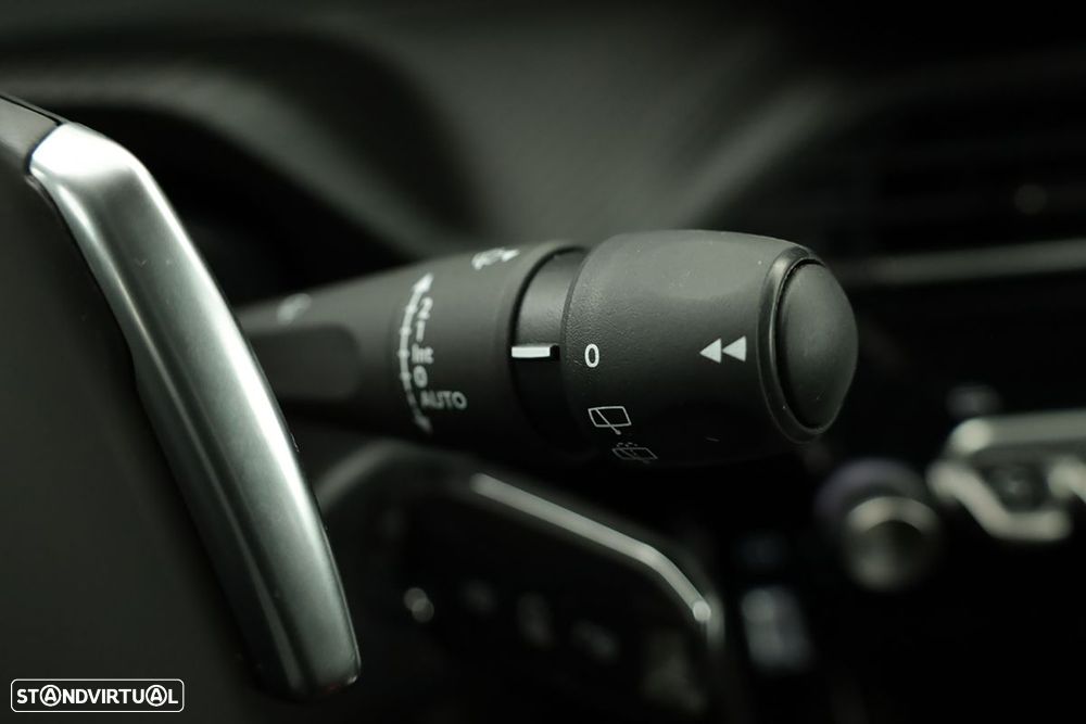 Peugeot 2008 1.2 Hybrid Allure e-DCS6 - 18