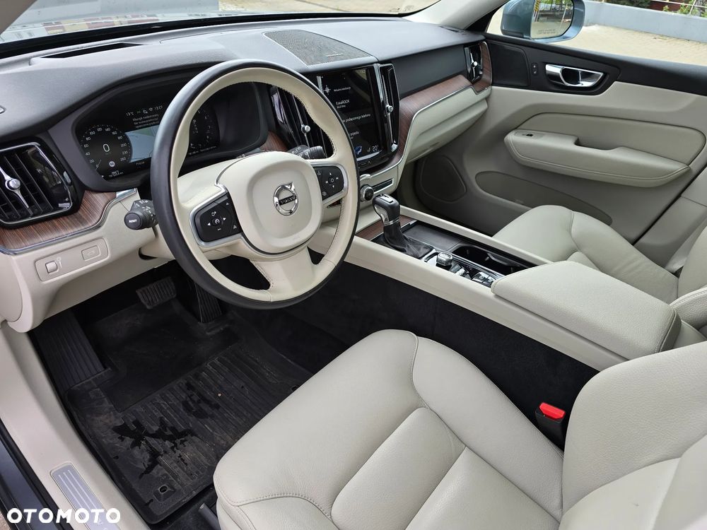 Volvo XC 60 T5 AWD Geartronic Momentum - 14