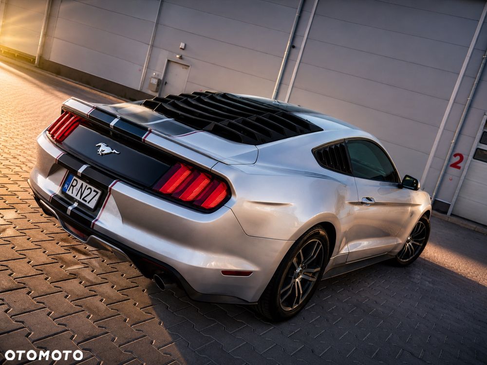 Ford Mustang - 16