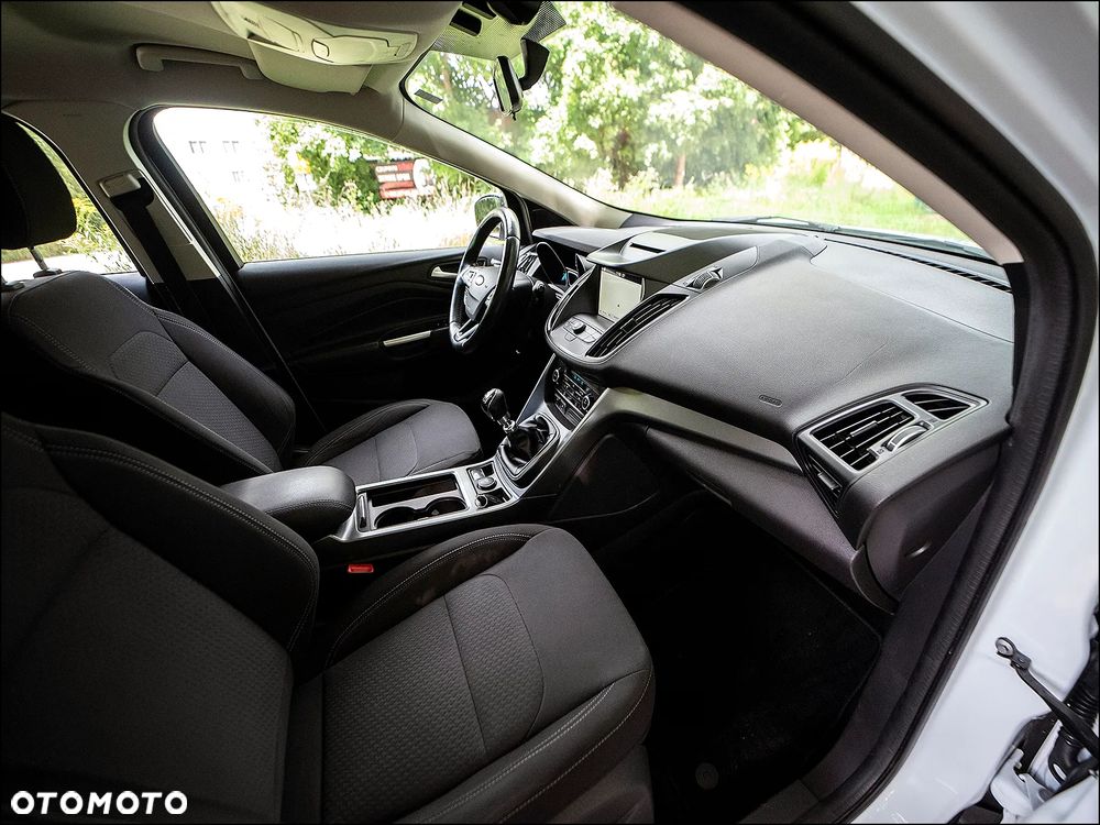Ford Kuga - 17