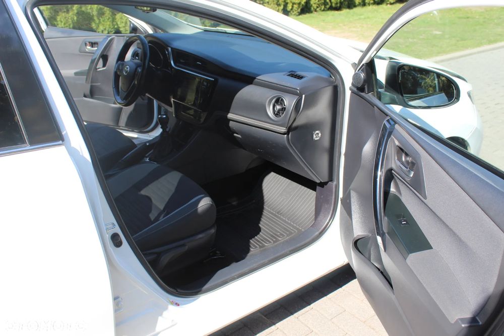 Toyota Auris 1.33 Dual-VVT-i Life Plus - 25