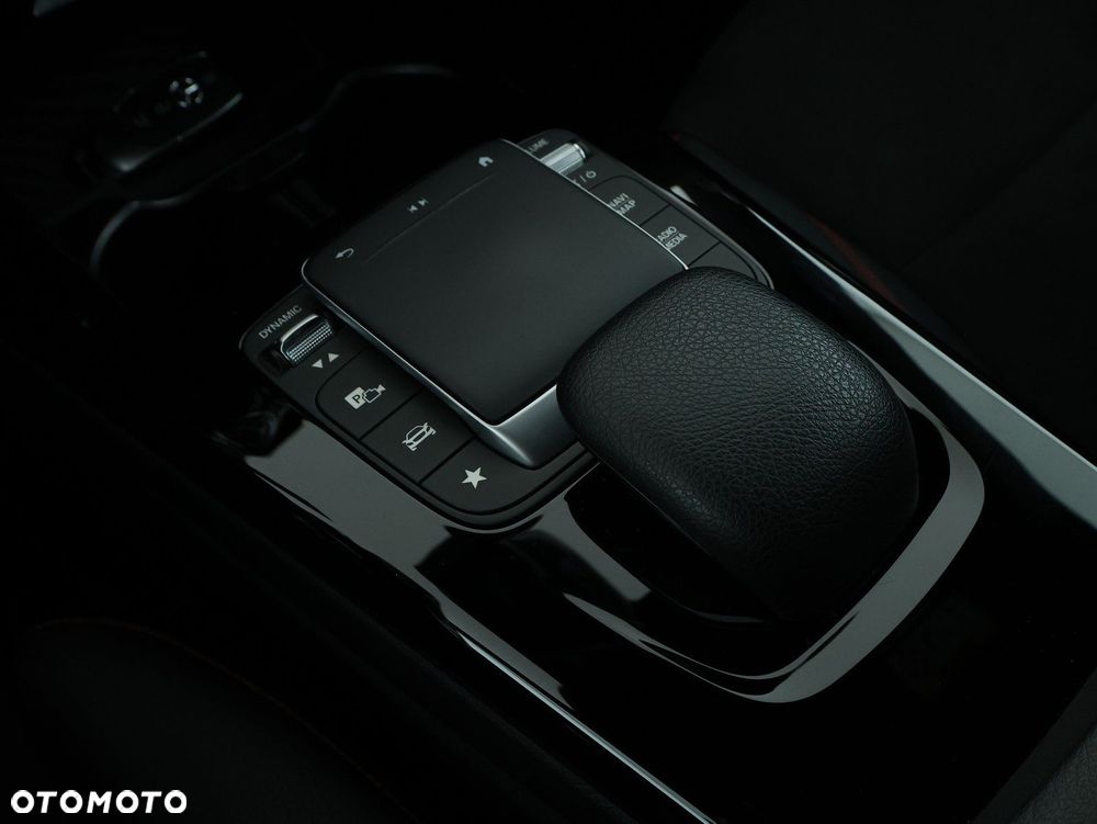 Mercedes-Benz CLA - 17