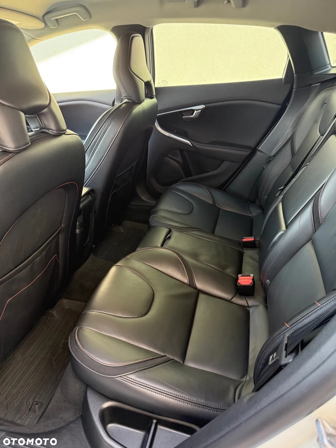 Volvo V40 Cross Country D3 Drive-E Ocean Race - 8