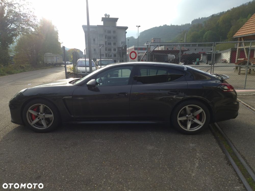 Porsche Panamera GTS - 7