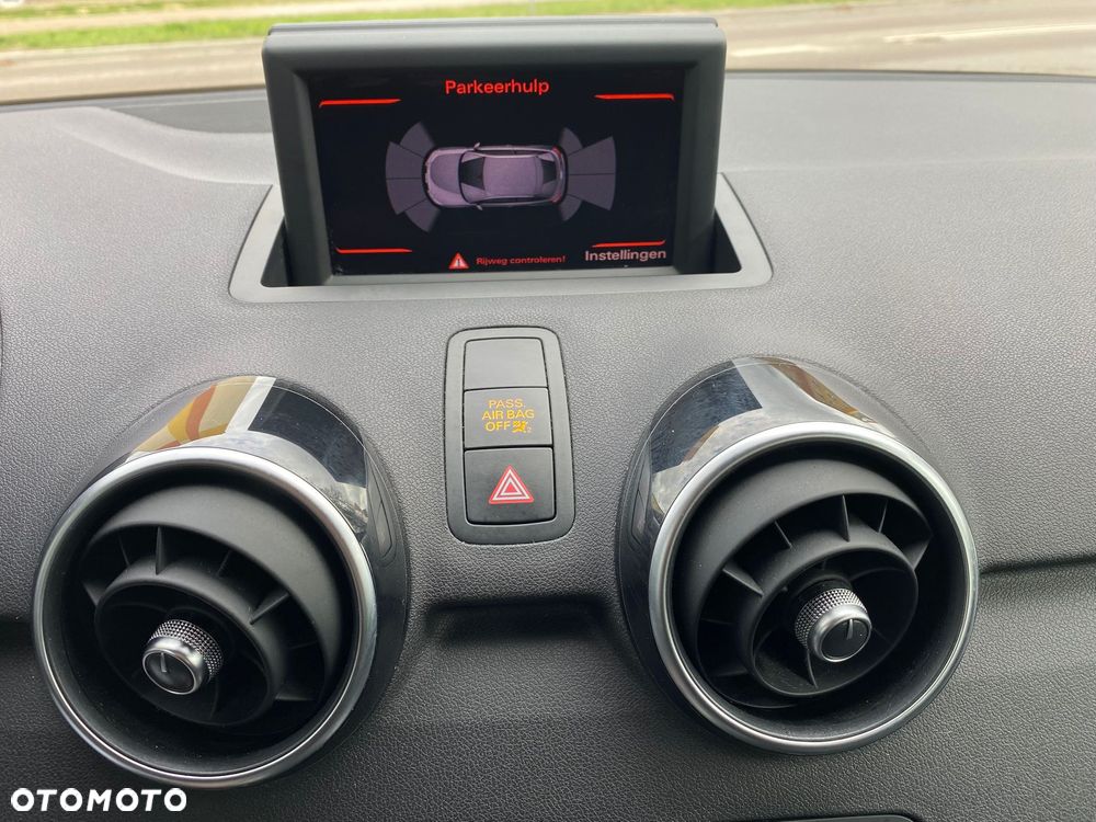 Audi A1 Sportback 1.6 TDI S tronic S line Sportpaket - 11