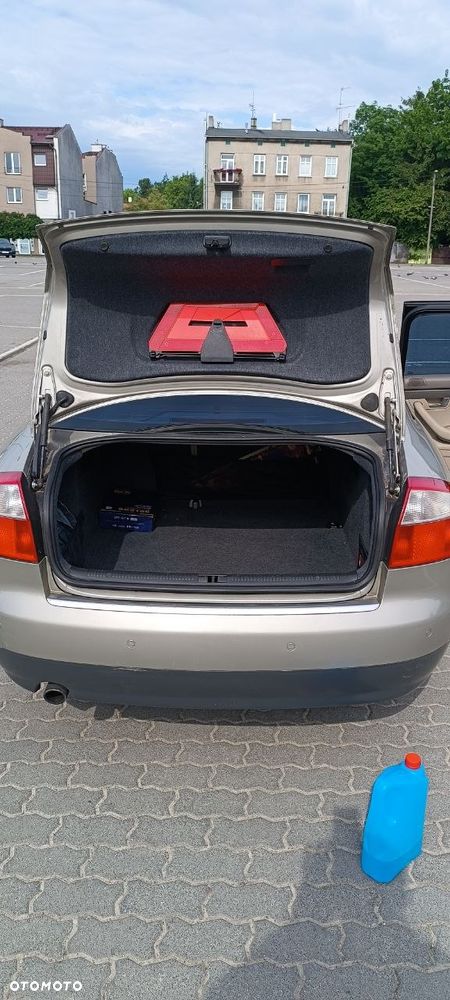 Audi A4 Limousine - 5