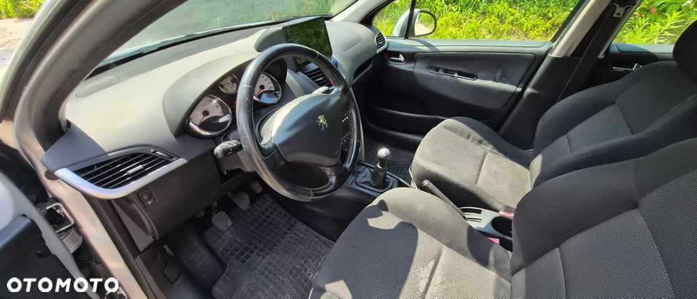 Peugeot 207 - 9