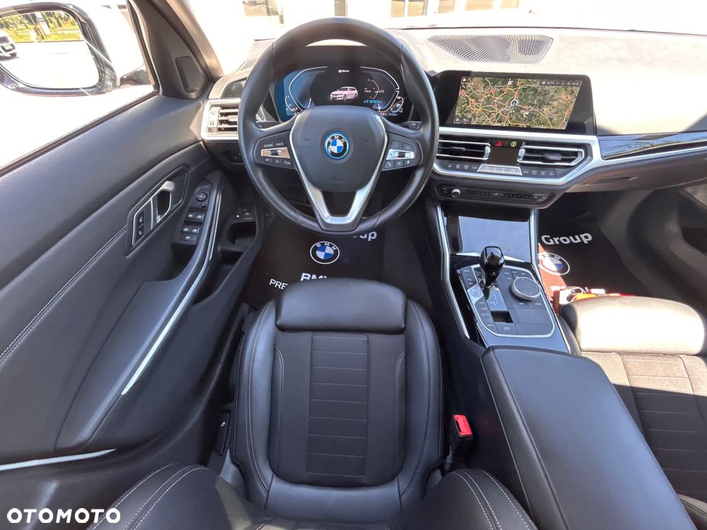 BMW Seria 3 320e xDrive Sport Line - 26