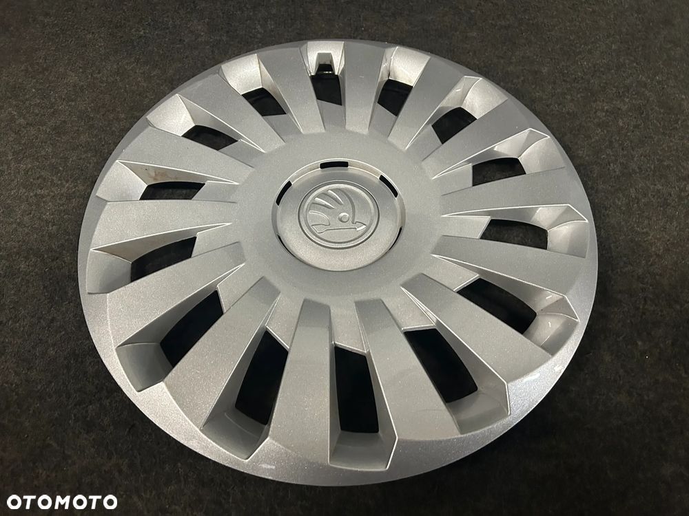 Oryginalny kołpak Skoda Octavia III 16 cali 1szt. 5E0601147H - 2