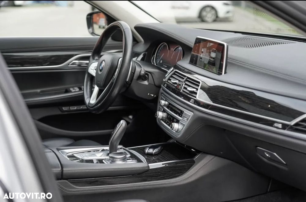 BMW Seria 7 740d xDrive - 14