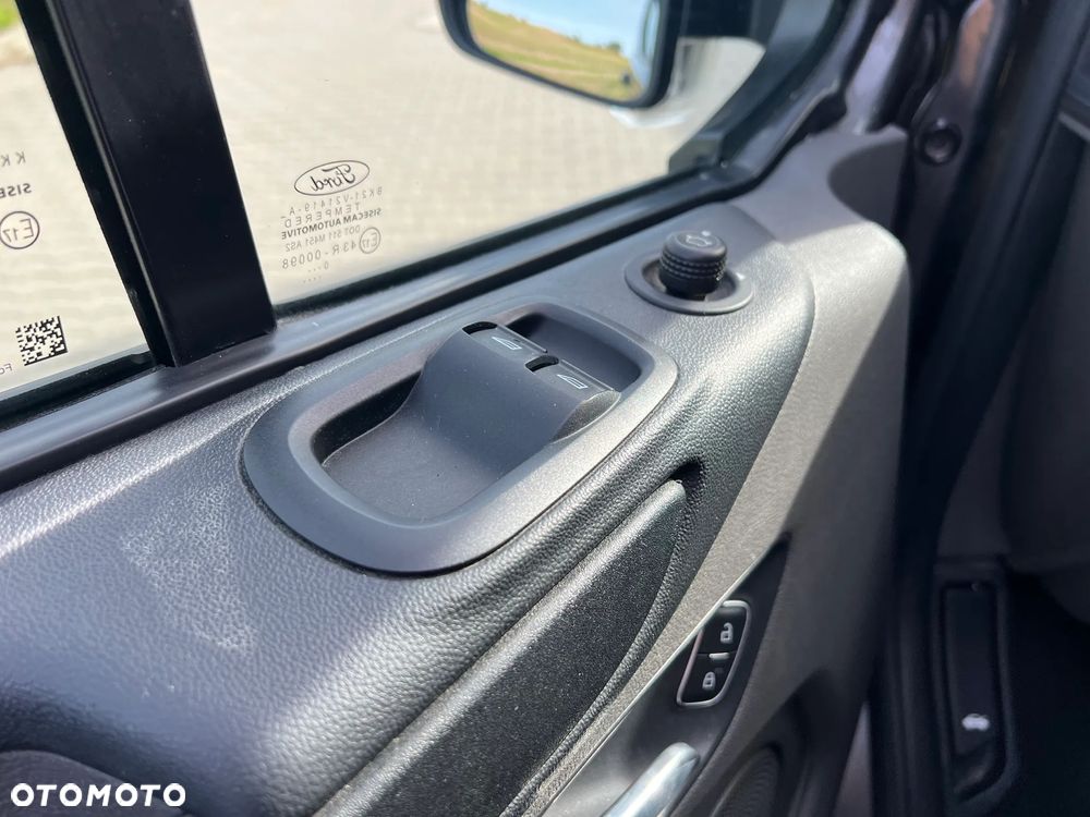 Ford TRANSIT CUSTOM - 8