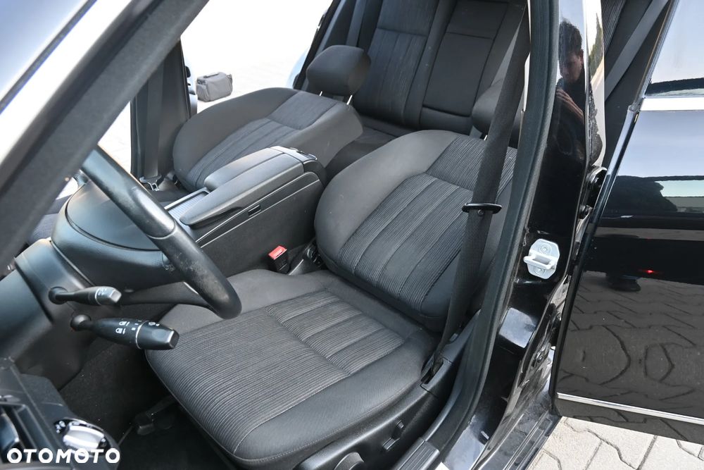 Mercedes-Benz Klasa C 350 CDI DPF 7G-TRONIC BlueEFFICIENCY Avantgarde - 31