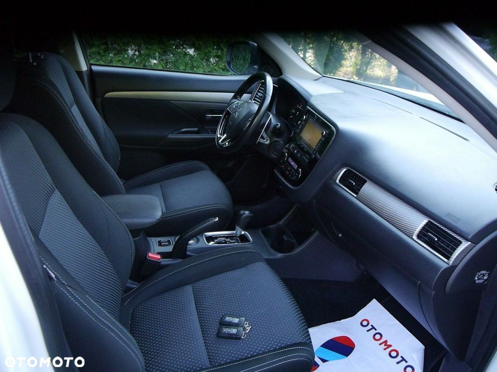 Mitsubishi Outlander - 28