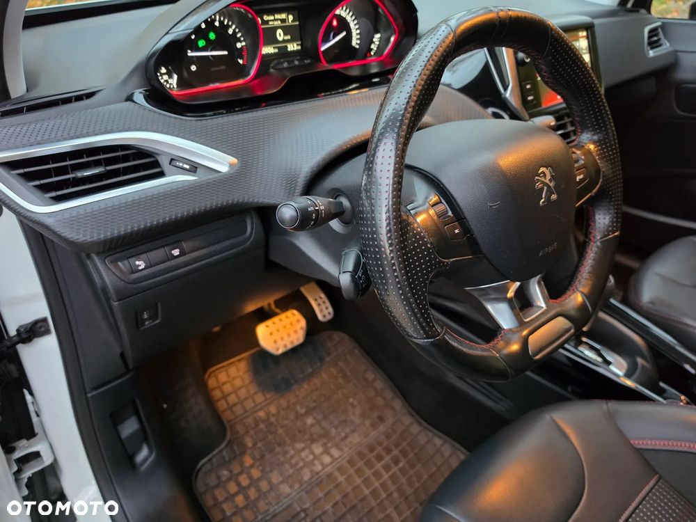 Peugeot 2008 PureTech 110 Stop&Start EAT6 GT-Line Edition - 15