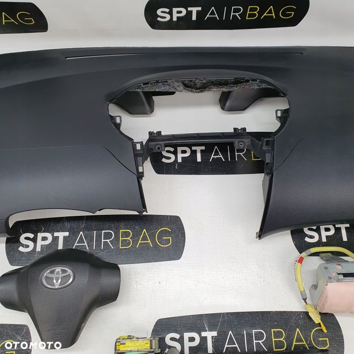 TOYOTA YARIS 2 II 3D DESKA ROZDZIELCZA KONSOLA KOKPIT PULPIT PODUSZKI AIRBAG AIR BAG PASY KIT SET - 3