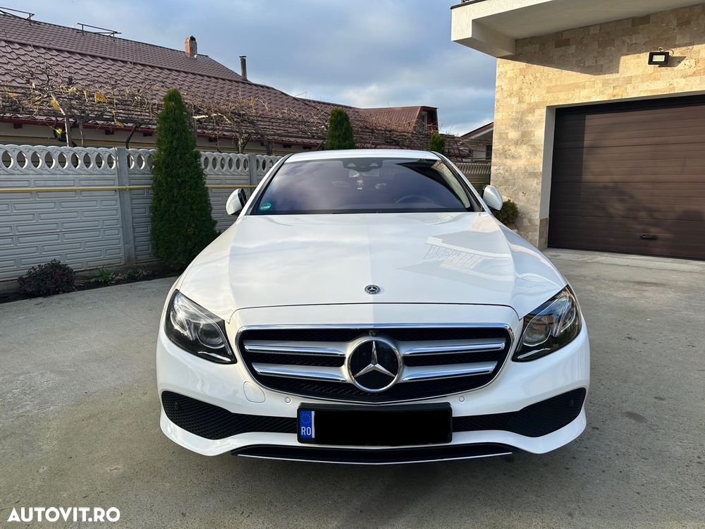 Mercedes-Benz E 220 d 4Matic 9G-TRONIC Exclusive - 1