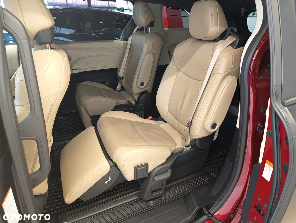 Toyota Sienna - 22