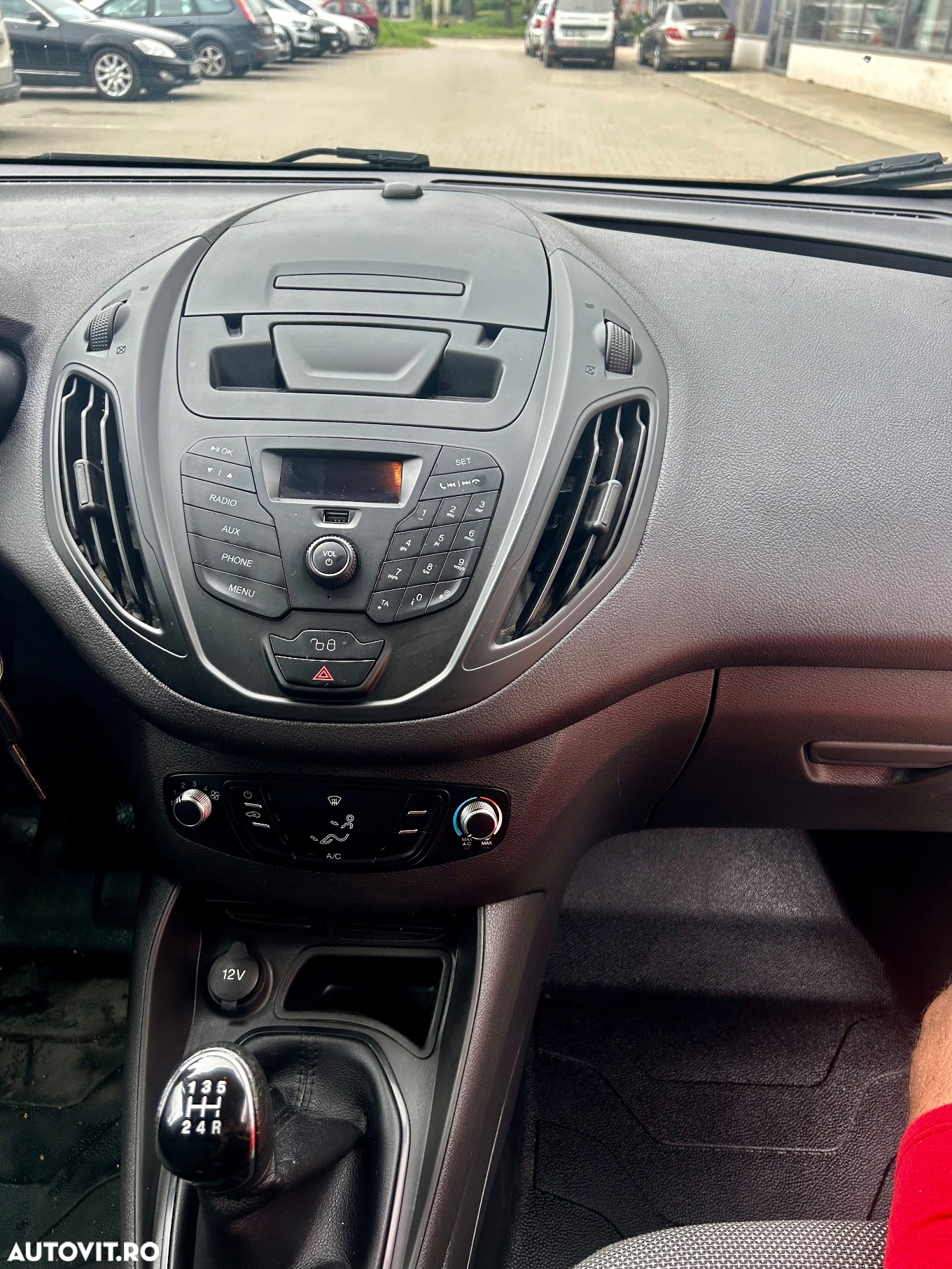 Ford Courier - 9