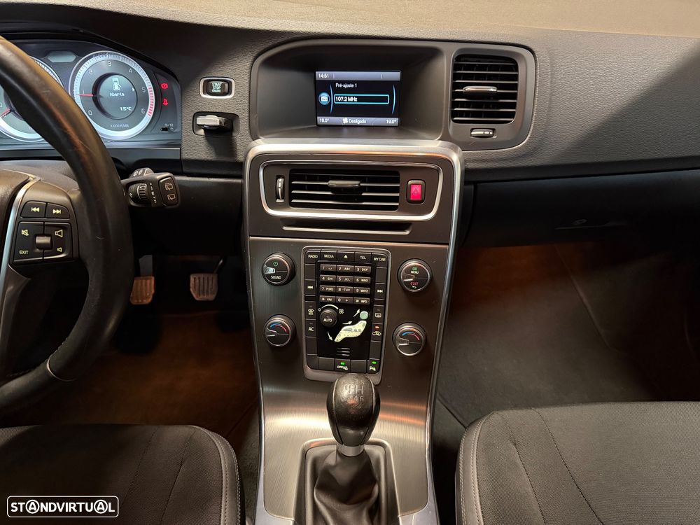 Volvo V60 1.6 D2 Drive Momentum Start/Stop - 15