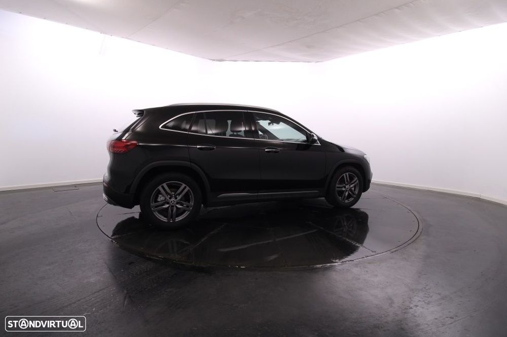 Mercedes-Benz GLA 180 d Progressive - 8