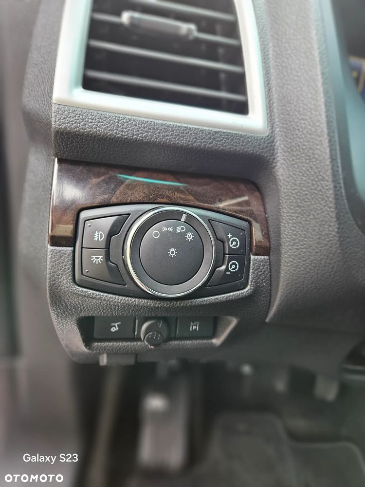 Ford Explorer - 26