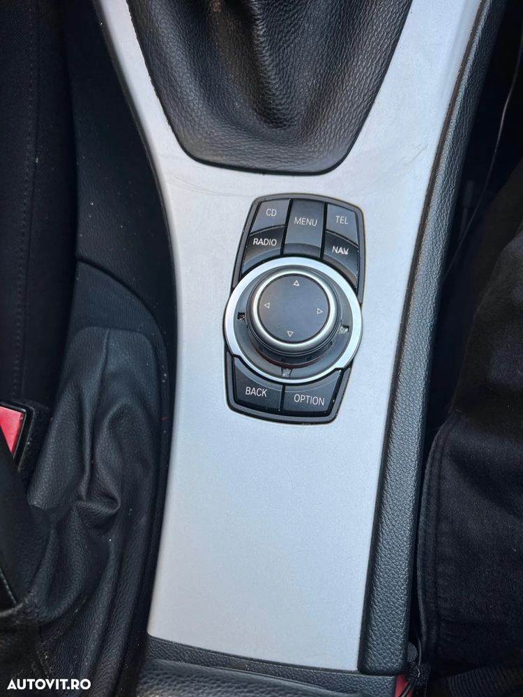 BMW Seria 3 318i Touring - 21