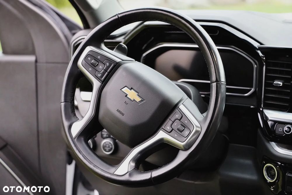 Chevrolet Silverado - 11