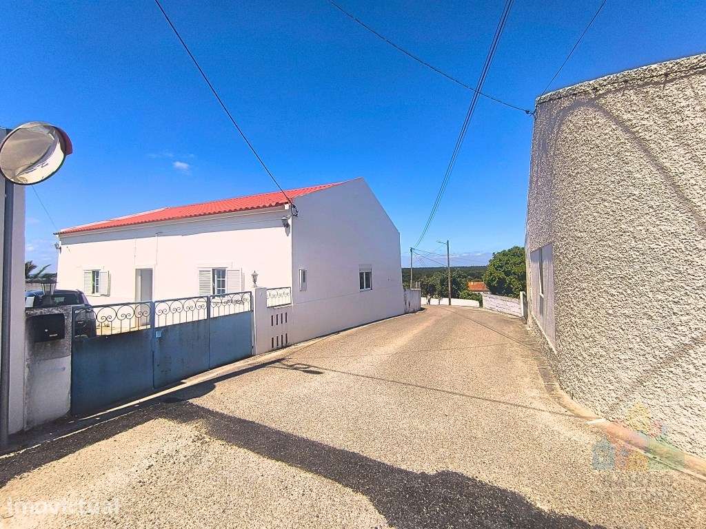 Moradia T3 com piscina e terreno com furo em Abrantes - Grande imagem: 2/20
