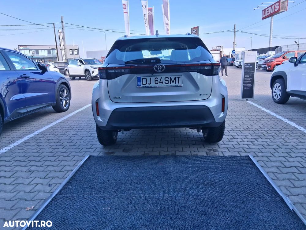 Toyota Yaris Cross 1.5 VVT-i HSD 4x2 Dynamic - 4