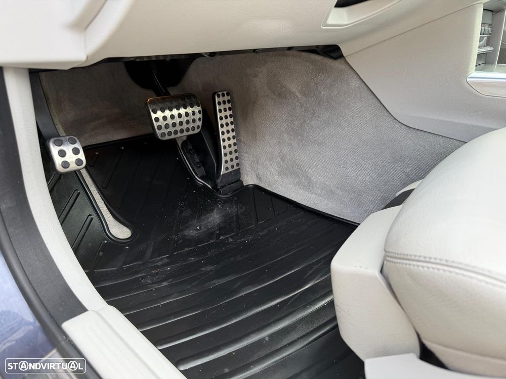 Mercedes-Benz E 350 BlueTEC Avantgarde 4-Matic - 28