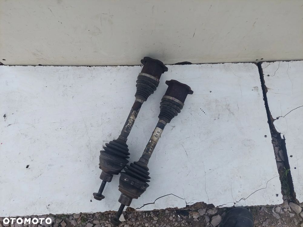 PÓŁOŚ LEWA PRAWA PRZÓD AUDI A4 B8 1.8 TFSI 2.0 TFSI  8K0407271Q - 1
