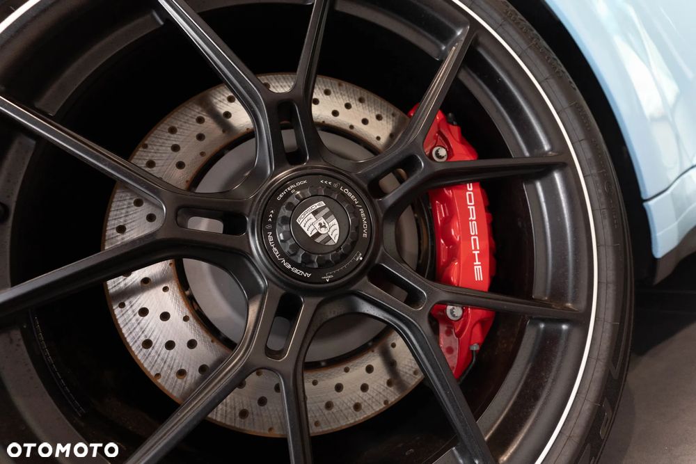 Porsche 911 GT3 Touring PDK - 40