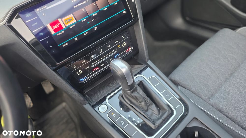 Volkswagen Passat - 25