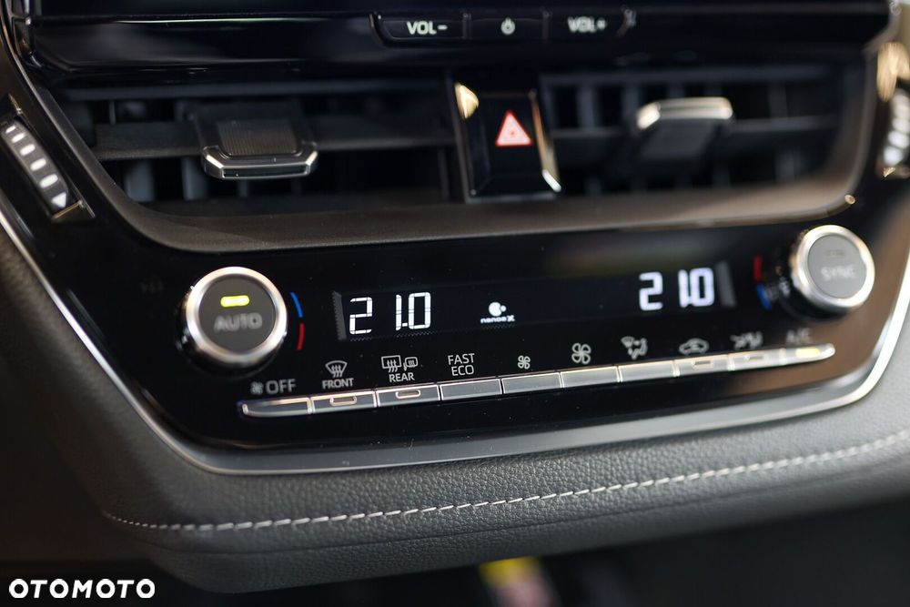 Toyota Corolla 2.0 Hybrid GR Sport Dynamic - 36
