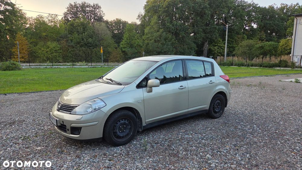 Nissan Tiida 1.6 Tekna - 1