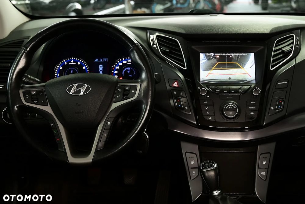 Hyundai i40 Kombi blue 1.6 Space - 24