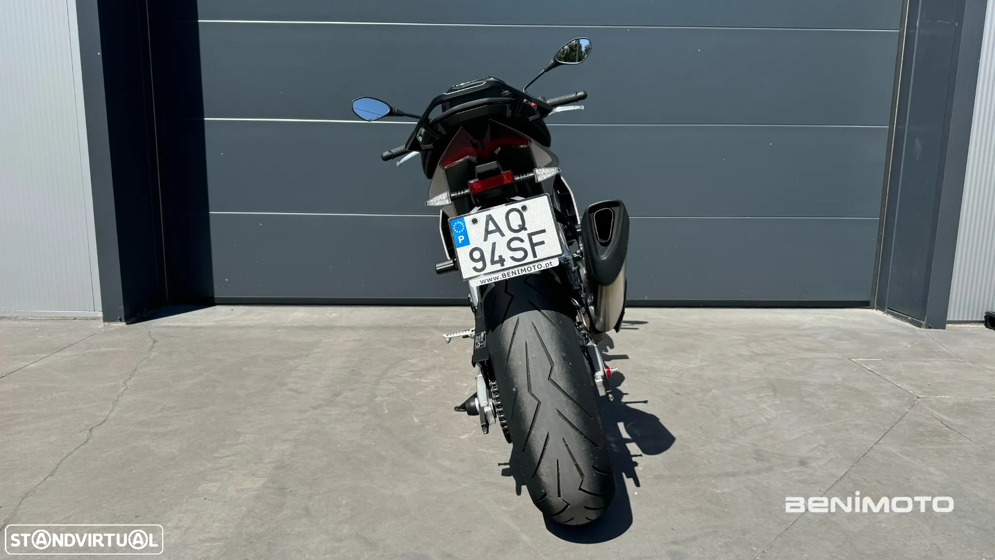 Aprilia Tuono V4 - 5