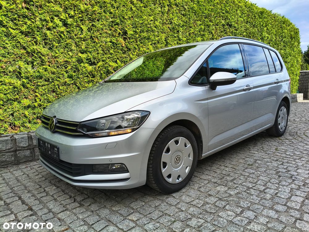 Volkswagen Touran - 24