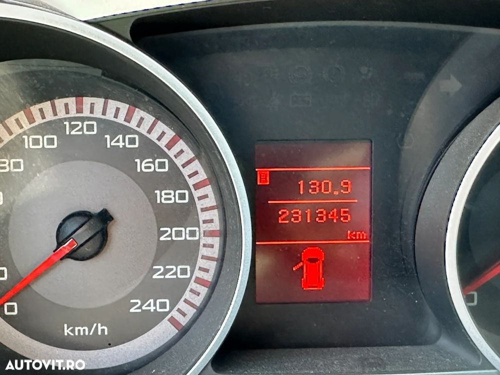 Mitsubishi Outlander 2.0 DI-D Invite - 4